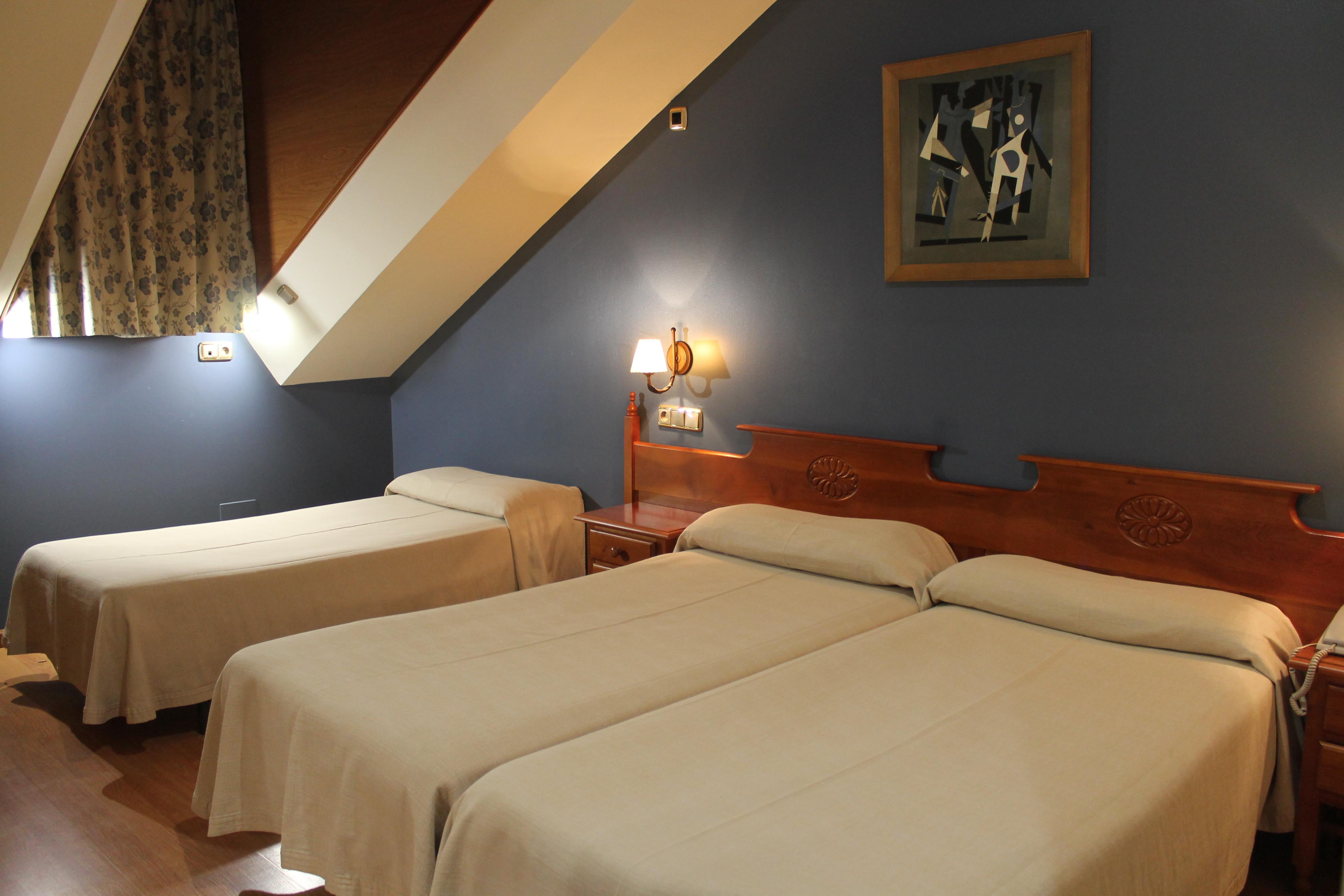 Hotel El Castillo Ponferrada Bagian luar foto