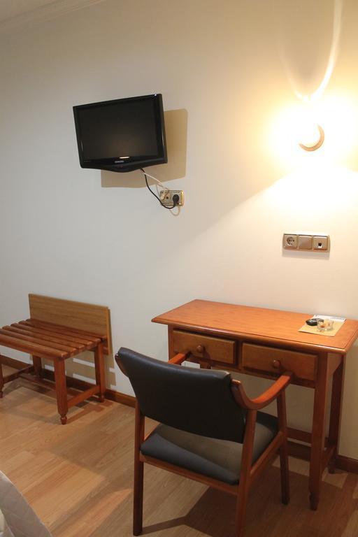 Hotel El Castillo Ponferrada Bagian luar foto